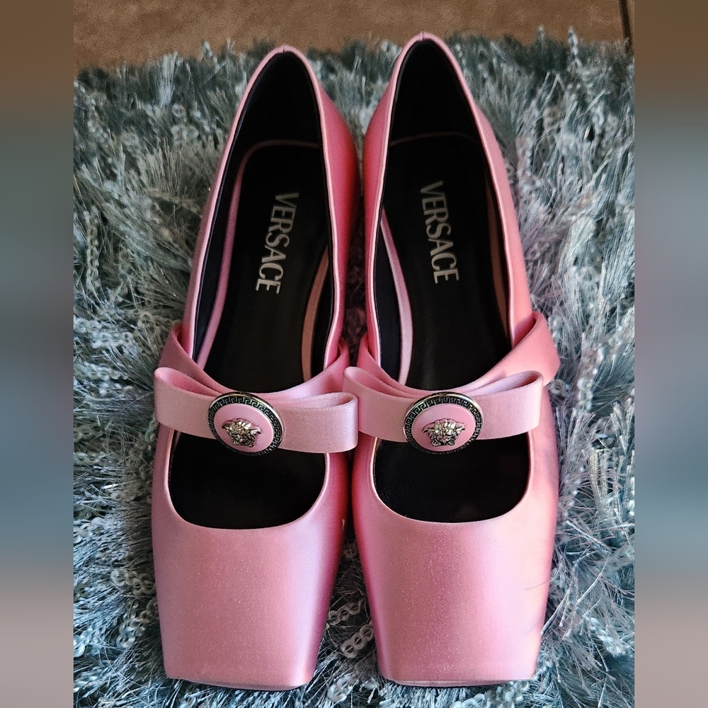 NWOT Versace Pink Satin Medusa Ballerina Flats 39